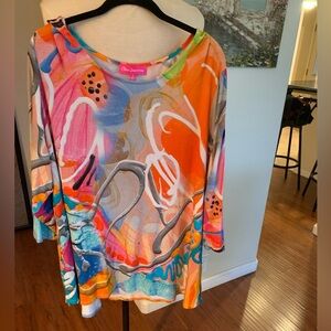 Colorful Abstract Women's plus Top, excellent condition